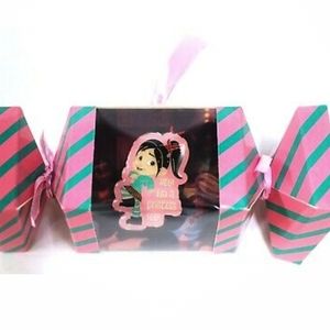 Disney parks Limited Edition Penelope Boxed Pin